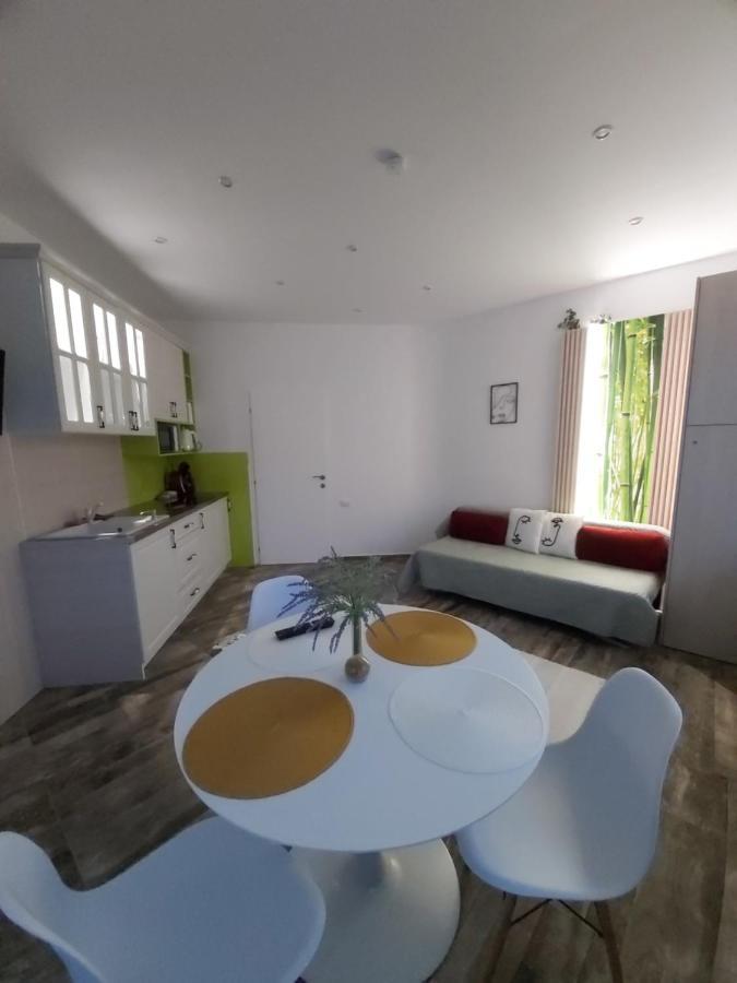 Accent House Apartment Дева Екстериор снимка