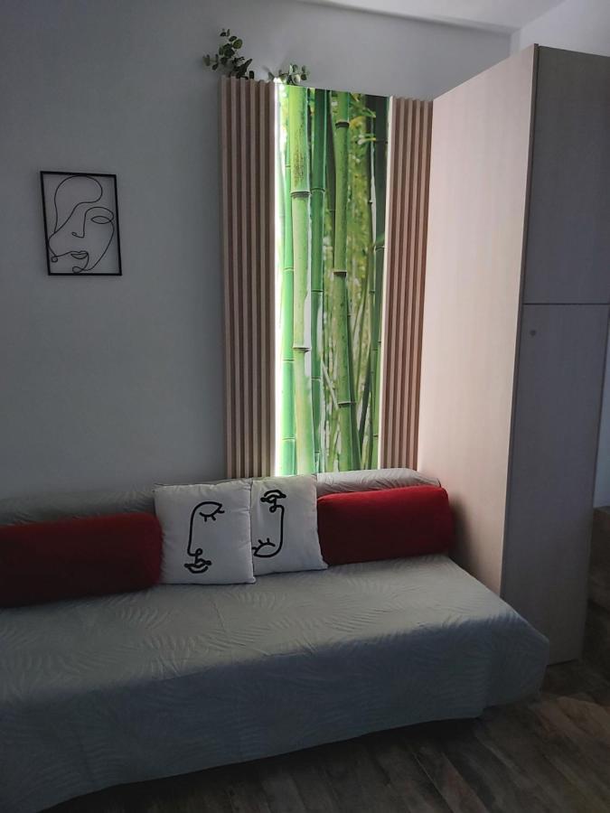 Accent House Apartment Дева Екстериор снимка