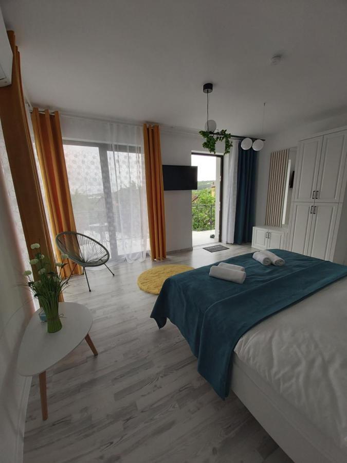 Accent House Apartment Дева Екстериор снимка