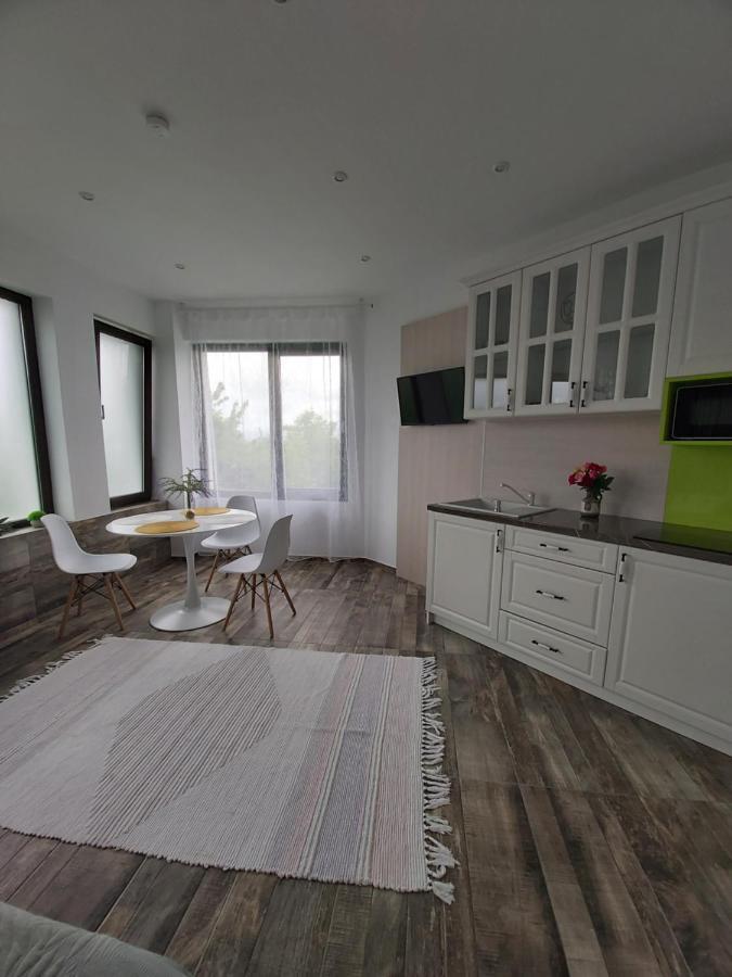 Accent House Apartment Дева Екстериор снимка
